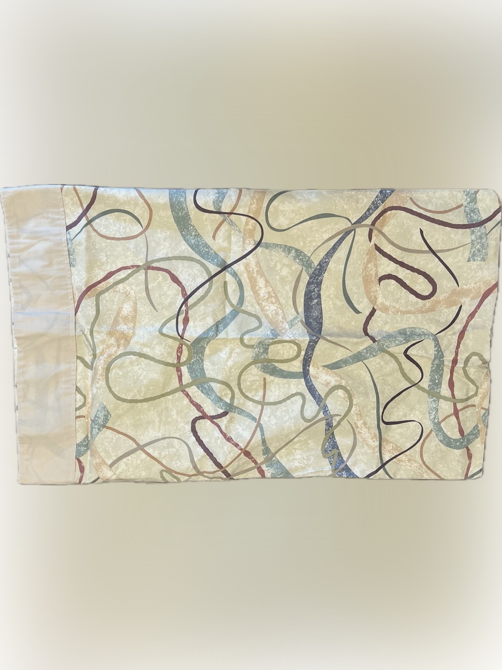 🍄 Vintage Abstract Multicolor Ribbon Pillowcase Cream Multicolor